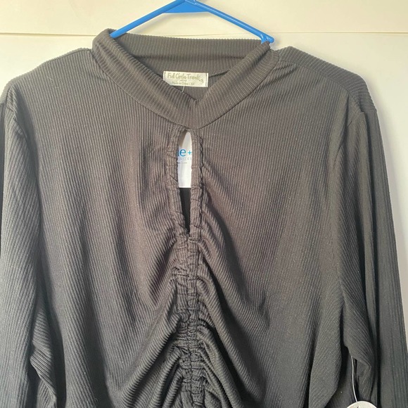 Rue21 Black Cropped Ruched Front Shirt Ribbed Knit Size 3X Plus NWT - Picture 2 of 8